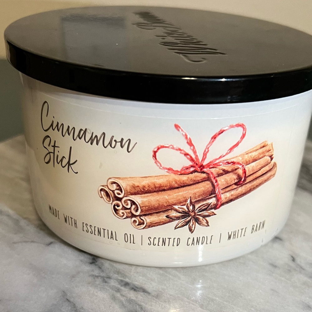 Bath & Body Works Candle in Cinnamon Stick